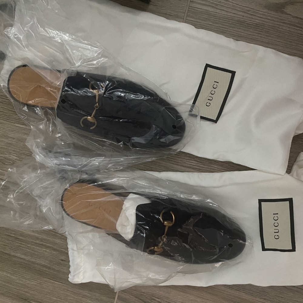 BNWT Gucci Loafers (Black, Size 6) - Picture 3 of 6